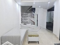 Chính Chủ Bán - Nhà Đẹp Vị Trí Đắc Địa-Ô Tô Đỗ Cửa- Nguyễn Văn Linh Long Biên Giá Chỉ 5.7