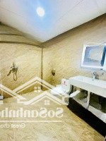 Phân Lô Phố Hồng Hà 5,5 Tầng Thang Máy Ô Tô Vào Nhà, Kinh Doanh, View Vườn Hoa Thoáng Mát Cực Đẹp