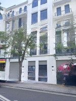 Bán Gấp Biệt Thự Tại Vinhomes Grand Park, 25,5 Tỷ, 126M2, 5 Phòng Ngủ 5 Vệ Sinh Mặt Tiền 7M, Đông Nam