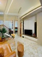 Nhà Bán Có Sân Thượng Không Gian Thoáng Mát Đường Đất Thánh, Quận Tân Bình Giá Bán 2Ty780|44M2|Shr|
