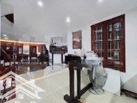 Bán Nhà Nguyễn Văn Huyên 69M2 X 4T, Lô Góc, 30M Ra Mặt Phố, Giá Bán 15 Tỷ.