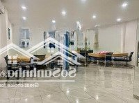 Văn Phòngdiện Tích7X20M, Ngăn Sẵn Vách Kính,Thang Máy,Máy Lạnh 3 Cái,Hầm Xe Rộng Vạn Phúc City