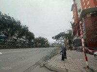 Siêu Phẩm Tuyệt Đỉnh Ngọc Lâm Nguyễn Văn Cừ Nhà Sát Phố Tiện Ích Bất Tận.garaô Tô Đỗ 7Chỗ Thang Máy