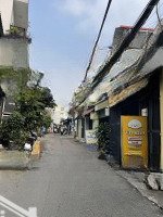 Bán Căn Mặc Tiền Hẻm Thông Thuận Tiện Đi Các Quận Trung Tâm Quá Quận 1 Và Q4 Rất Gần Xe Hơi Vô Nhà