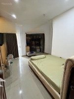 Bán Căn Mặc Tiền Hẻm Thông Thuận Tiện Đi Các Quận Trung Tâm Quá Quận 1 Và Q4 Rất Gần Xe Hơi Vô Nhà