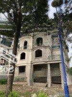 Cần Bán Gấp Căn Biệt Thự 200M,Đã Có Nhà Xây Thô. 18,8 Tỷ,Đỉnh Đồi,Sát Công Viên