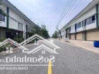 Cần Bán Căn Shophouse Ngay Trục Đường Lớn Gần Trường Đh Quốc Tế Việt Đức - Bến Cát