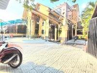 Cho Thuê Biệt Thự Mini Đường Dương Quảng Hàm, P6 - 21X20M Trệt Lầu Sân Rộng 300M2 Siêu Hiếm