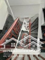 + Chính Chủ Cần Bán Nhà Cự Khối-Lb +Diện Tích: 45M2 X 5 Tầng Ô Tô Cách 10M + Đường Trước Nhà 2,5M -