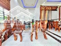 Gấp Định Cư Giảm 5 Tỷ! Bán Kín Biệt Thự Sân Vườn 460M2 Full Thổ - Ngang 10M - Giá Chỉ 46 Triệu/M2