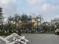 Bán Nhà Cũ Mặt Phố Hoàng Cầu, Diện Tích 100M2 Mặt Tiền 6,5M - Ô Tô Dừng Đỗ, Ra Vào Thoải Mái