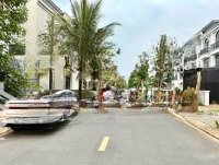 Cần Bán Nhà View Công Viên Ven Sông Cách Aeon 200M