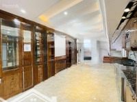 Cho Thuê Nhà Nguyên Căn Tại Hoàng Cầu, Diện Tích 100M2 X 4T, Oto Đỗ Cửa.giá Cho Thuê 28 Triệu/Tháng