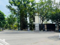 Góc Biệt Thự 2 Mặt Tiền Mỹ Phú 3 , Phú Mỹ Hưng . Vị Trí Cạnh Công Viên .