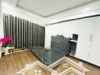 Cho Thuê Nhà 6 Tầng Ở Hồ Tùng Mâu, Thông Sàn, Full Điều Hòa.