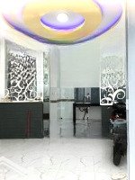 Cho Thuê Nhà Nguyên Căn 3 Tầng Vừa Sửa Mới, 3 Phòng Ngủ 3 Vệ Sinh Hẻm 4M, Đường Nguyễn Thanh Tuyền,P2, Tân Bình