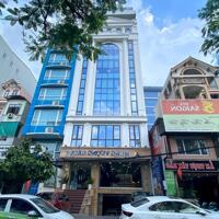 Cho Thuê Tòa Văn Phòng 9 Tầng Mặt Phố Nguyễn Khang.Vị trí đắc địa. DT 160m2. MT 9m. Giá 300 Tr/th