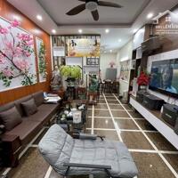 NHÀ DÂN XÂY 3 TẦNG - THOÁNG TRƯỚC, THOÁNG SAU, FULL NỘI THẤT ĐỨC GIANG- LONG BIÊN.