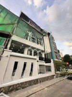 Cho Thuê Nhà Mặt Tiền Trần Quý Khoách Quận 1.Diện Tích8X15M, 1 Trệt, 4 Lầu, Thang Máy
