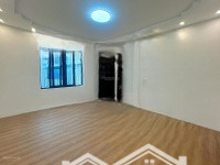 Nhà Phố Đê La Thành,Diện Tích72M2 * 3 Tầng, Hơn 100 Tr/M2, Nhà Đẹp, Ngõ Thông, Giá Chỉ Nhỉnh 7 Tỷ