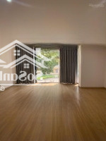 Cho Thuê Nhà Vũ Phạm Hàm 80M X 6 Tầng Thang Máy 11P Sử Dụng Rộng Rãi Ô Tô Vào Nhàmặt Tiền5.5M Giá 40 Triệu