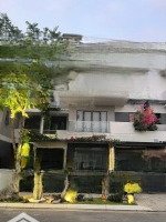 Cần Bán Gấp Nhà Phố Lovera Premier Ngang 8M X15M Chỉ Một Căn Duy Nhất . Liên Hệ: 0946343638 Em Quân