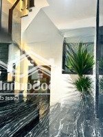 Bom Tấn Siêu Hiếm- Đường 20M Lõi Long Biên- 8 Tầng Thang Máy - Nội Thất 5* - Kd - Oto Đỗ Ngày Đêm
