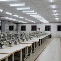Cho thuê xưởng may gần 40.000m² đất có 20.000m² kho nhà xưởng, văn phòng làm việc,.. Tại Quảng Nam. Diện tích: 20.000m² bao gồm kho nhà xưởng và văn phòng, nhà ăn..
