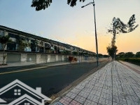 Bán Shophouse Suncasa Central Mặt Tiền 25M, Đối Diện Khu Tiện Ích 5.2Ha