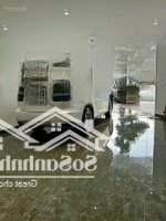 Siêu Phẩm 80M2 Mặt Phố Hồng Tiến Vừa Ở Vừa Kinh Doanh, Văn Phòng - Hai Mặt Tiền - Có Bể Bơi