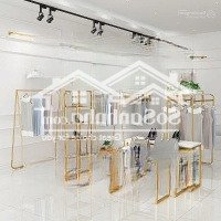 Cho Thuê Nhà Mặt Phố Trần Duy Hưng ,Dt Tổng 200M X 2 Tầng ,Mt 9M ,Vị Trí Siêu Đẹp