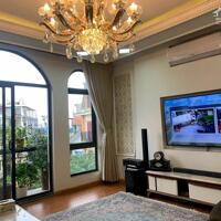 Bán BT cạnh quận ủy Tây Hồ giáp khu Vườn Đào, ô tô ra vào dừng đỗ ngày đêm, view mặt Hồ Tây, DT 100m2, MT 8m