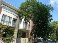 Nhà Ngộp Phố Đông, Nhà Liên Kế Vườn 120M2 - 11.5 Tỷ, Full Nội Thất, Xác Vali Ở Ngay. Liên Hệ: 0939968879