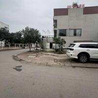 Lô góc khu 31ha, đường rộng 13m có vỉa hè, kinh doanh tốt. LH: 0379483926
