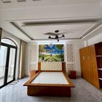 CHO THUÊ NHÀ 1 TRỆT 1 LỬNG 3 LẦU 104M2, 5PN, CÓ THANG MÁY+NỘI THẤT LÔ GÓC PHAN HUY ÍCH, P12, GÒ VẤP