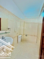 Nhà Có Phòng Ngủ Tầng Trệt. Đ Hùng Vương, P1 ,Q10 . 84M2( 5,5M X 15,2M) Giá Bán 3.9 Tỷ .Bán Gấp