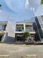 Nhà Có Phòng Ngủ Dưới: 3Tỷ900_72M2 Nhà Full Nội Thất Kdc Gần Ngã Tư Miếu Ông Cù, Tp.thuận An