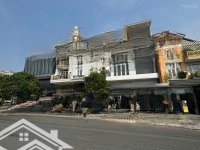 Bán Biệt Thự Tốt Hầm 4 Tầng 10X20M,Mặt Tiềncao Đức Lân, P An Phú, Quận 2