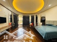 Bán Toà Nhà Mặt Phố Nguyễn Văn Cừ, Vị Trí Đẳng Cấp, Kinh Doanh, Văn Phòng Quá Đẹp.