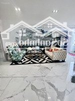 Bán Gấp Toà Nhà Siêu Đẹp 6 Lầu Có Thang Máy Diện Tích 7.1X16M Đường 12M Tại Quận Phú Nhuận