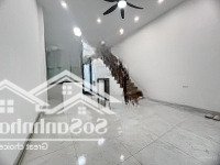 Bán Nhà Lĩnh Nam - Ô Tô Đỗ Gần - Ngõ Thoáng Ba Gác - 3 Phòng Ngủđủ Công Năng. Giá: 5,05 Tỷ. Liên Hệ: 0779548866