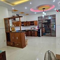 Cho Thuê Nhà 3 Tầng Khu Bàn Cờ Mặt Tiền Nhị Hà  120m2,Giá 20Tr/ Tháng