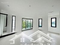 Cho Thuê Mặt Bằng Kinh Doanh Phố Khúc Thừa Dụdiện Tích90M2 -Mặt Tiền6,5M Khu Vực Kinh Doanh Sầm Uất