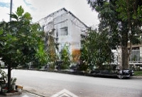 Bán Nhà Ngay Góc Mặt Tiền Cao Đức Lân - Bùi Tá Hán An Phú Quận 2 Hầm Trệt 3 Lầu Dt:4X20M. 22 Tỷ