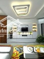 Chính Chủ Bán - Nhà Đẹp Vị Trí Đắc Địa - Ô Tô Đỗ Cửa - Tại Nguyễn Văn Linh, Long Biên Giá Bán 5.7 Tỷ