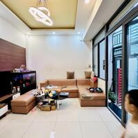 Bán nhà Phạm Văn Bạch, gần CÔNG VIÊN, DÂN TRÍ, 65m2, ngang 5M, NỞ HẬU 3 TẦNG, 3PN, 5,5 tỷ