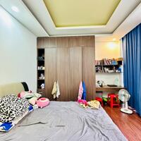 Bán nhà Phạm Văn Bạch, gần CÔNG VIÊN, DÂN TRÍ, 65m2, ngang 5M, NỞ HẬU 3 TẦNG, 3PN, 5,5 tỷ