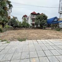 Bán đất phúc lợi, măt đê đường to vỉa hè, giá tốt