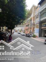 Bán Nhà Góc 2Mthẽm Xe Hơinguyễn Đình Chính, P11, Q. Phú Nhuận. Dt: 6X15M, Gồm Trệt, Lầu, Giá Bán 13.2 Tỷ