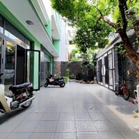 Bán Nhà Gần CMT8, 220m2 (12 x 18.5), hẻm 6m, nhà đẹp, giáp Quận 10.